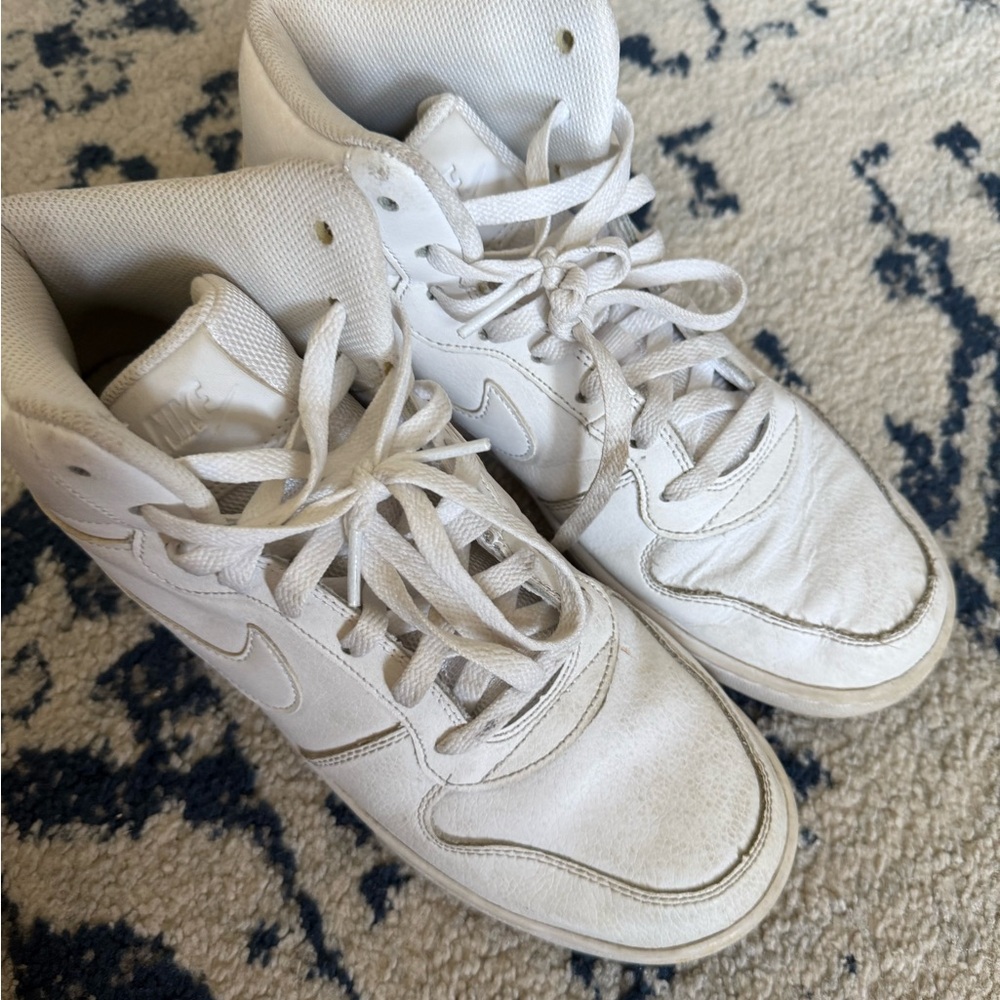 Boys Nike size 8